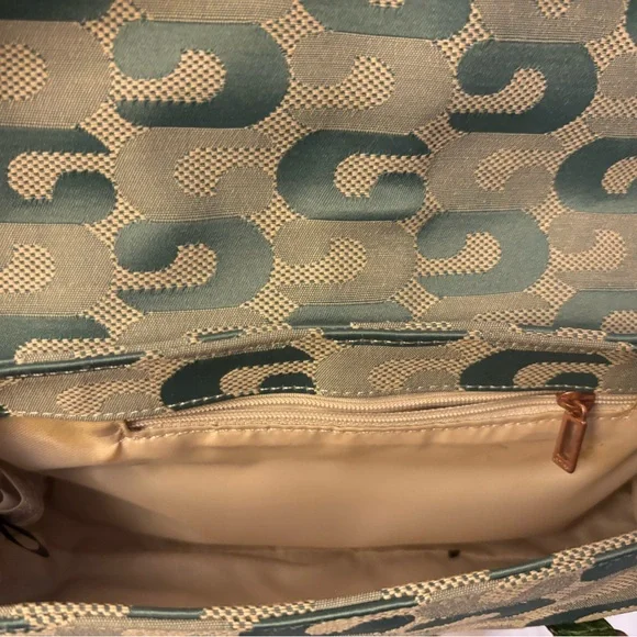 GUESS Mini Monogram Green purse - Picture 3 of 4